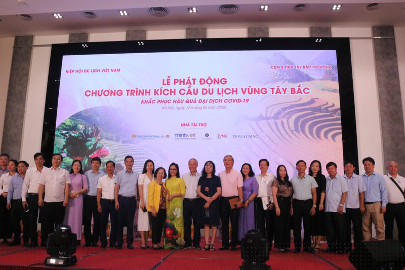 Các đại biểu tham gia chương trình