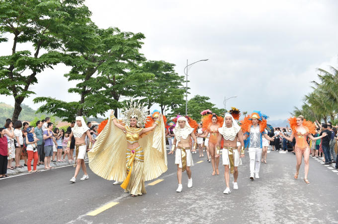 Vũ điệu đường phố n&oacute;ng bỏng khuấy động Carnaval Hạ Long 2019