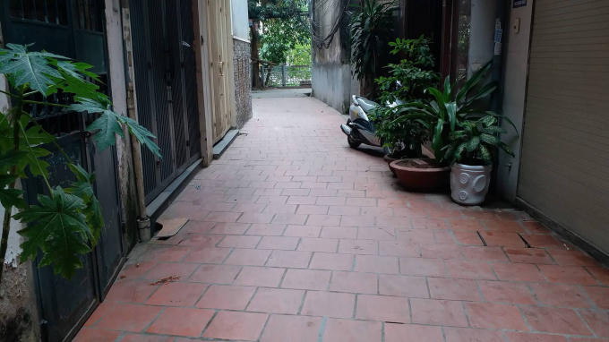 Ngõ rộng, mặt trước nhìn ra hồ