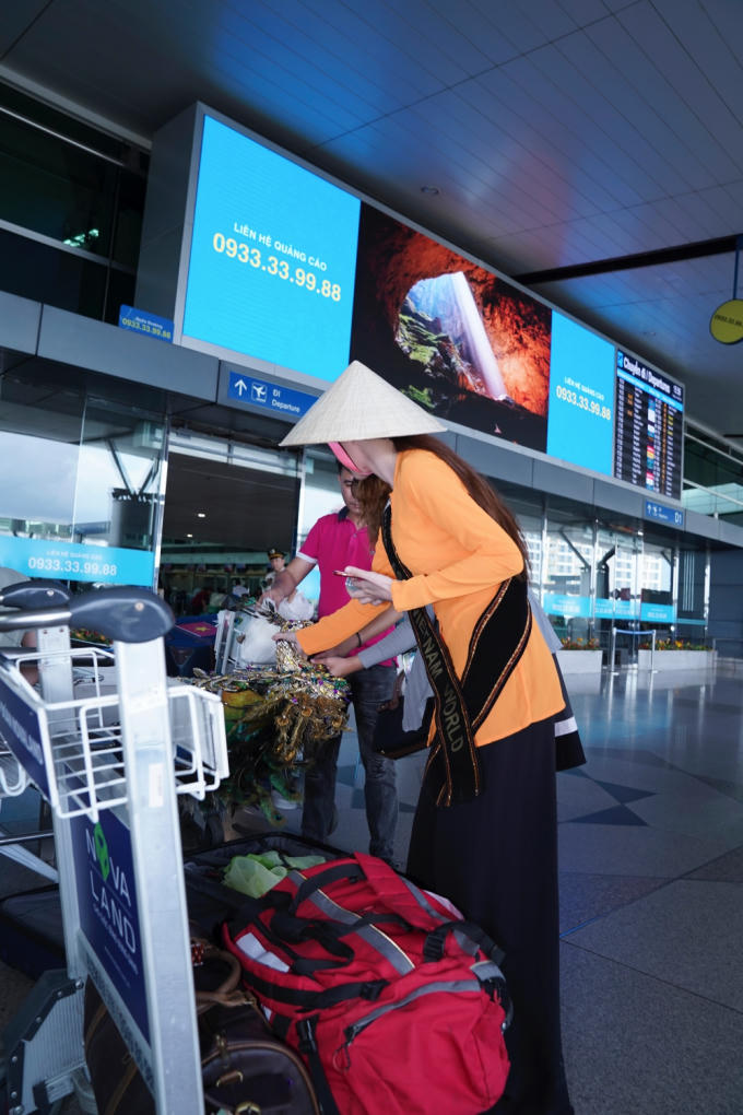 Chi Nguyễn trở thành nhan sắc Việt có phần hành lý nhỏ gọn nhất khi bước ra đấu trường nhan sắc quốc tế.