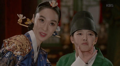 Mây họa ánh trăng tập 11: Kim Yoo Jung khóc nức nở khi tái ngộ mẹ ruột