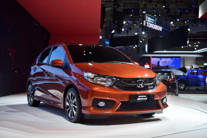 gia-lan-banh-xe-honda-brio-oto-com-vn--e1ba