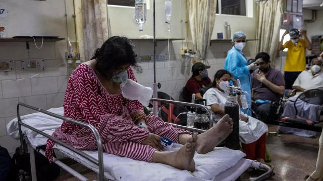 Bệnh nhân Covid-19 điều trị trong bệnh viện tại Ấn Độ (Ảnh minh họa: AFP).