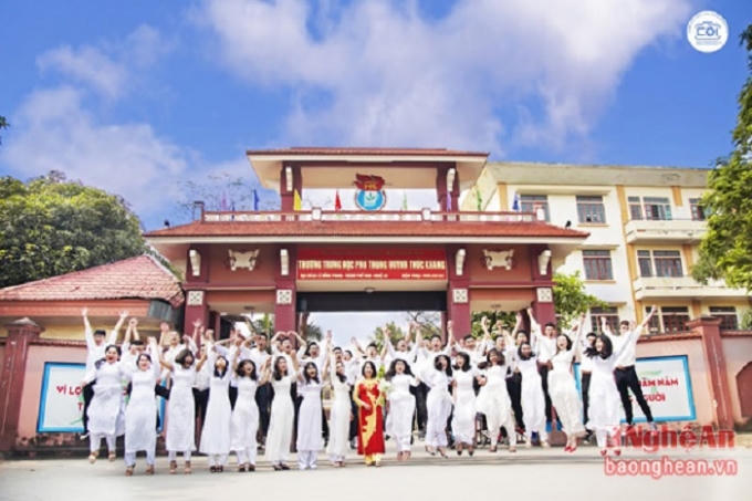 Trường THPT Huỳnh Thúc Kháng yêu thương của họ là đây!