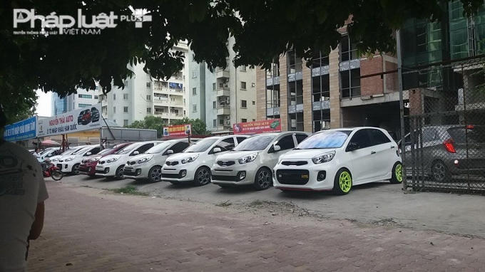 Dự án Apex Tower vẫn chưa hoàn thiện nhưng mặt bằngđược cho thuê để kinh doanh ô tô. 