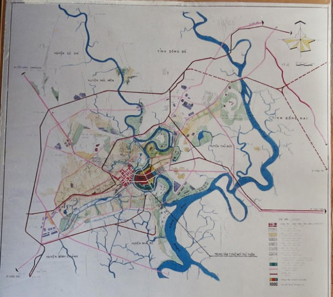 Bản đồ trung t&acirc;m TP mới Thủ Thi&ecirc;m trong quy hoạch tổng thể TP.HCM m&agrave; &ocirc;ng V&otilde; Viết Thanh đang giữ - Ảnh: Đ&igrave;nh Nguy&ecirc;n