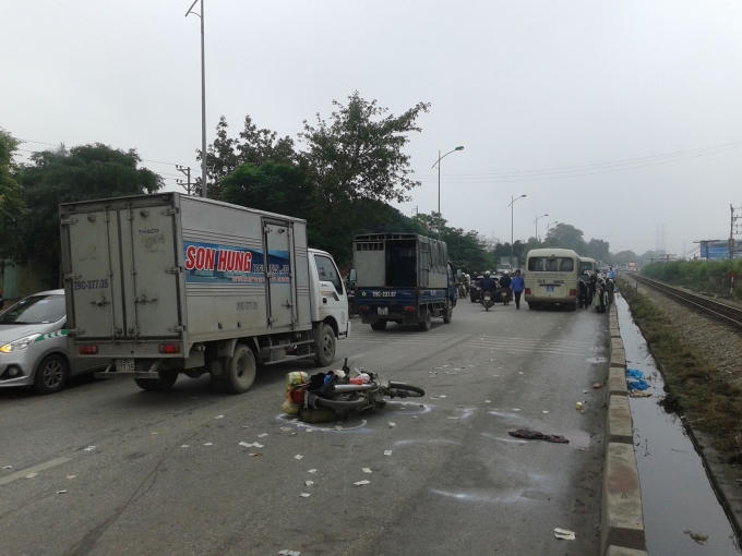 Vụ tai nạn đã khiến cho một người phụ nữ bị nguy kịch, nhập viện.