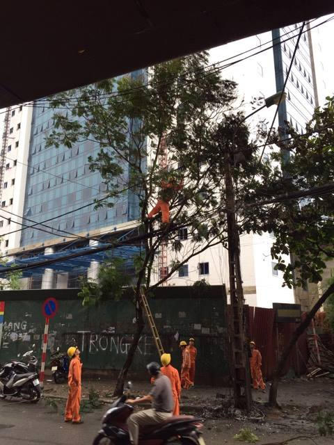 Lực lượng chức năng nhanh chóng có mặt ở hiện trường.