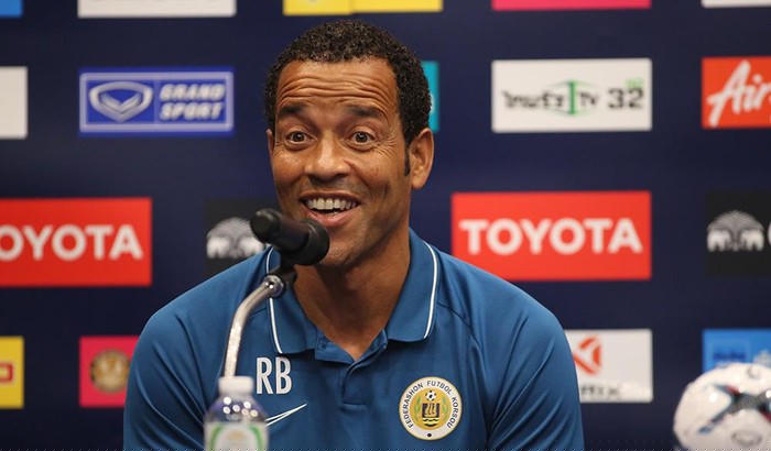 HLV Bicentini không có nhiều thông tin về Việt Nam.