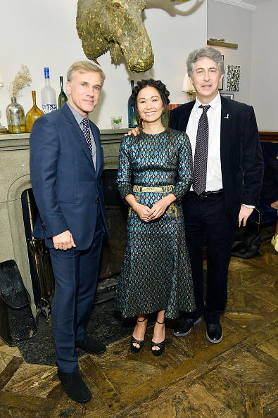 Hồng Châu bên bạn diễn - nam diễn viên Christoph Waltz (trái) và đạo diễn Alexander Payne (phải).