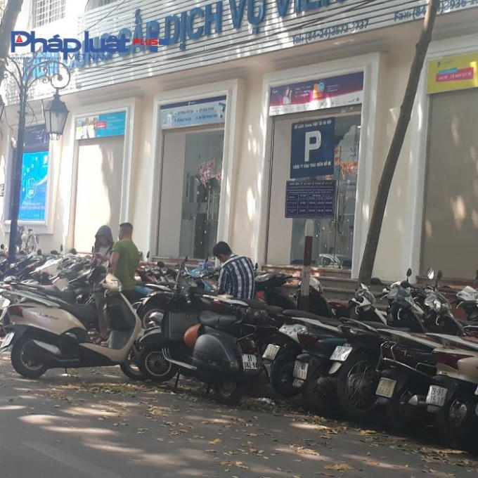 Bãi xe khu vực phố Đinh Lễ.