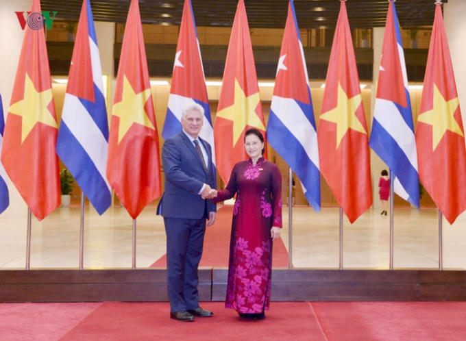 Chiều 9/11, tại Nhà Quốc hội, Chủ tịch Quốc hội Nguyễn Thị Kim Ngân đã hội kiến với Chủ tịch HĐNN và HĐBT Cuba Miguel Diaz Canel nhân chuyến thăm hữu nghị chính thức Việt Nam.