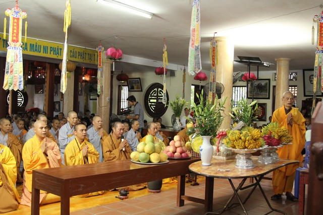 Cùng ngày, Trường hạ Quang Lãng - Phú Xuyên cũng đã tổ chức lễ khai pháp khóa An Cư kiết hạ tại Tổ đình Viên Minh Chùa Ráng.