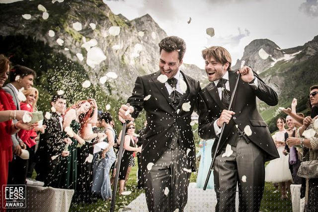 Ngọn núi lớn phía sau đã giúp làm tăng thêm vẻ đẹp cho bức ảnh của Andreu Doz chụp năm 2015.