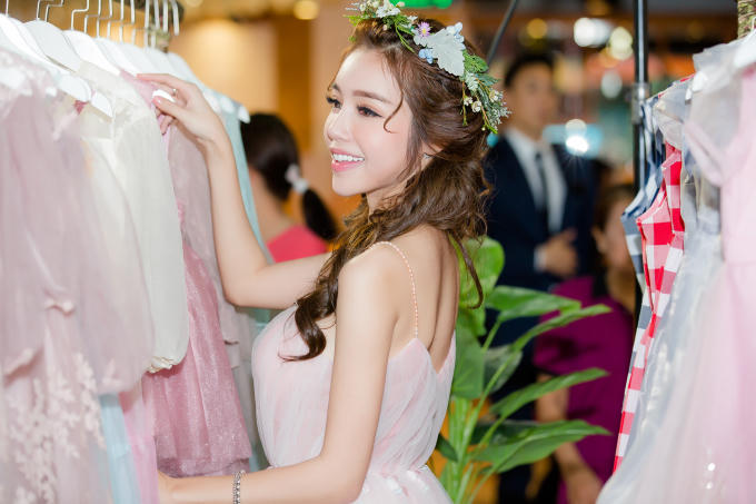 Elly Trần mất ngủ ba tháng để ra mắt bộ sưu tập thời trang trẻ con đầu tiên.