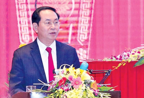 Ngày 24.9, Chủ tịch nước Trần Đại Quang đến thăm và làm việc với Tổng liên đoàn Lao động (LĐLĐ).