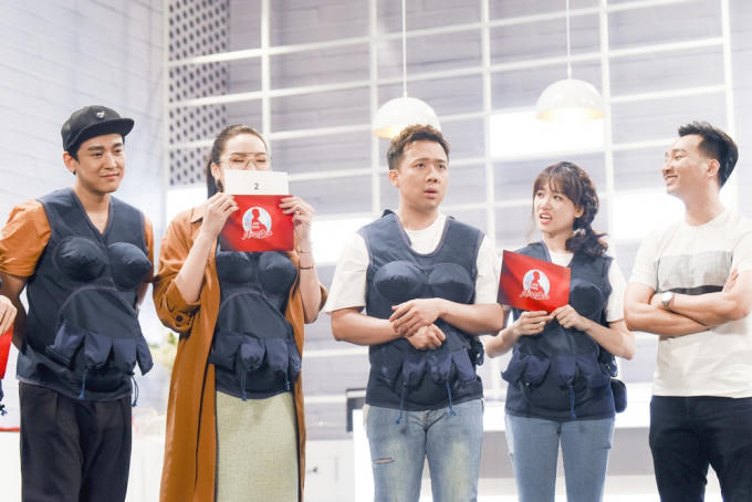 Xúc động khi Hương Giang chia sẻ thời đi học không được bạn bè tôn trọng