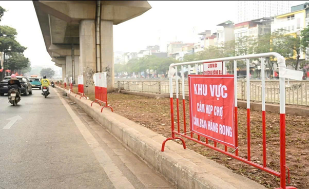 Không còn tình trạng họp chợ cóc gây ảnh hưởng ùn tắc giao thông, rác thải mất vệ sinh môi trường tại phố Cầu Mới, phường Đống Đa.