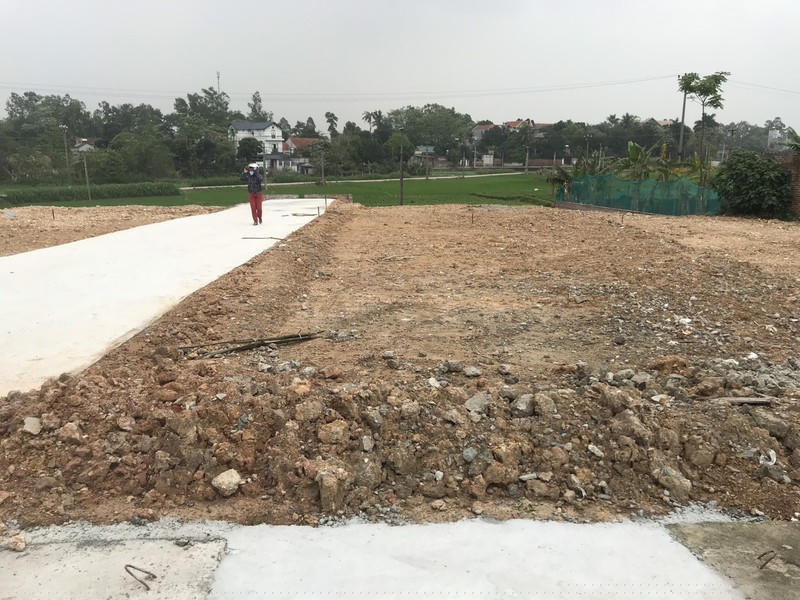 Do bị từ chối giải quyết các thủ tục hành chính, thửa đất chỉ biết nằm