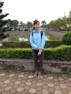 Hình ảnh cô gái 9x đang được nhiều người dân ở Ninh Bình chia sẻ lên mạng xã hội.