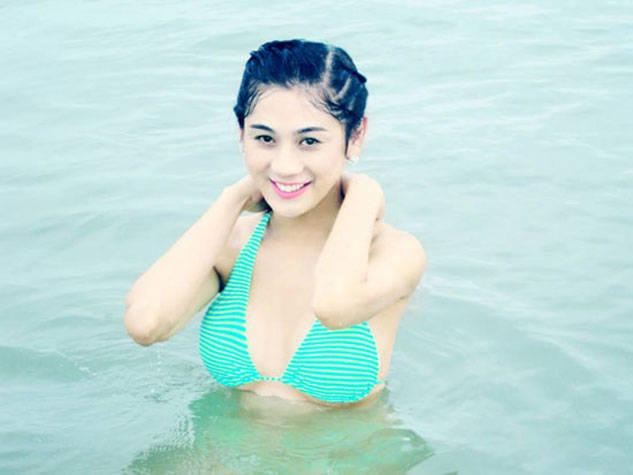 Tuy nhiên, cô chủ yếu biểu diễn ở các sân khấu miền Tây nhỏ nên ít người hâm mộ biết đến.