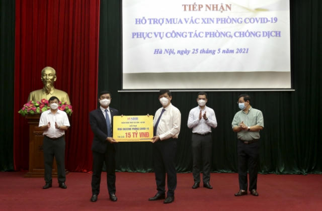 SHB ủng hộ 15 tỷ đồng, Tập đoàn T&T ủng hộ 1 triệu liều vaccine tới Bộ Y tế