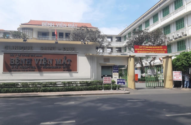 Công an khám xét nơi làm việc của Giám đốc Bệnh viện Mắt TP HCM