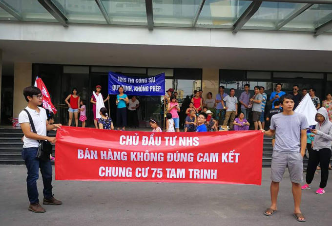 Bản tin Bất động sản Plus: Cư d&acirc;n h&agrave;ng loạt khu chung cư ở H&agrave; Nội bức x&uacute;c