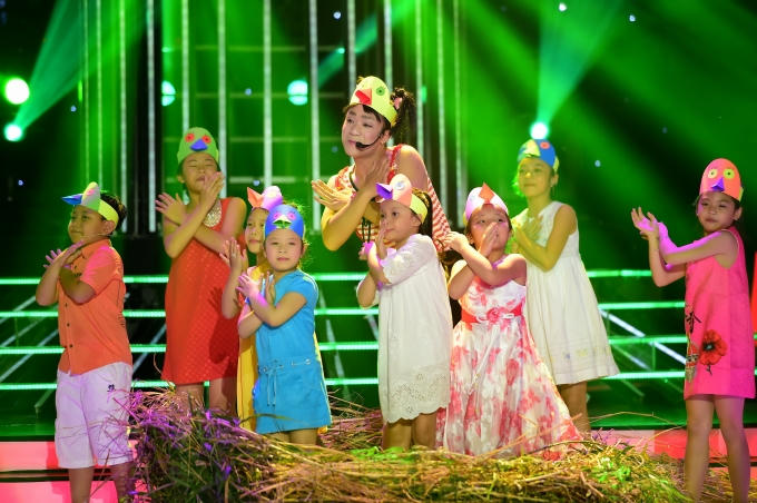 Tập 4 Gương mặt th&acirc;n quen: Bạch C&ocirc;ng Khanh chiến thắng v&igrave; &aacute;c hơn phi&ecirc;n bản gốc Ho&agrave;i Linh