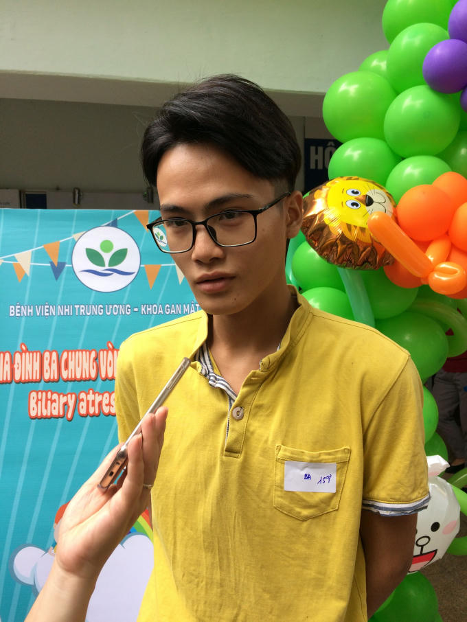Đinh Việt Hoàng cùng chia sẻ về thời gian chiến đấu cùng bệnh tật.