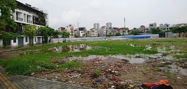 Một số hạng mục công trình, công trình phụ trợ trong khu đô thị vẫn còn dang dở. Ảnh: Thương hiệu công luận.