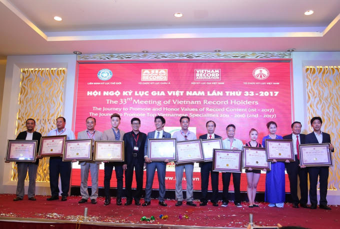 C&aacute;c Kỷ lục mới của Việt Nam tiếp tục được vinh danh trong chương tr&igrave;nh.