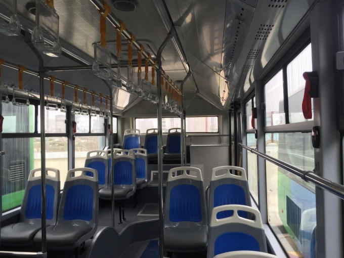 Nội thất bên trong xe bus nhanh.