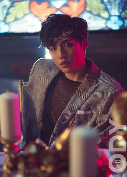 Cody Võ Đình Nam sinh năm 1995 giữ luôn vị trí hát, rapper lẫn dancer của nhóm