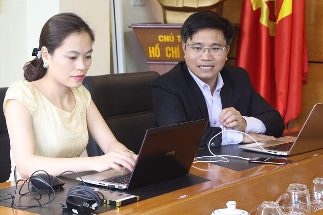 TS. Nguyễn Văn Cương tham gia buổi giao lưu với độc giả báo PLVN