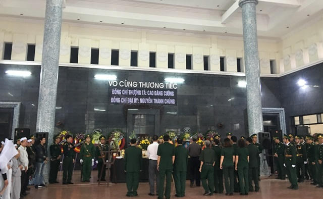 Tại lễ truy điệu, nhiều người tham dự đã không thể cầm được nước mắt.