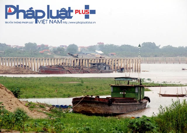 Mũi kè tại thôn 2 thuộc xã Trung Hà (ảnh Đào Tấn)