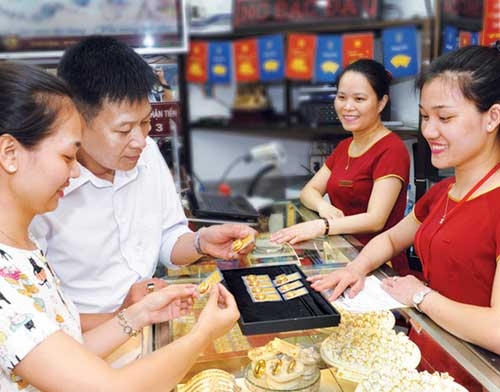 Hôm nay (7/4), giá vàng bất ngờ giảm 70.000 đồng/lượng (Ảnh Internet)