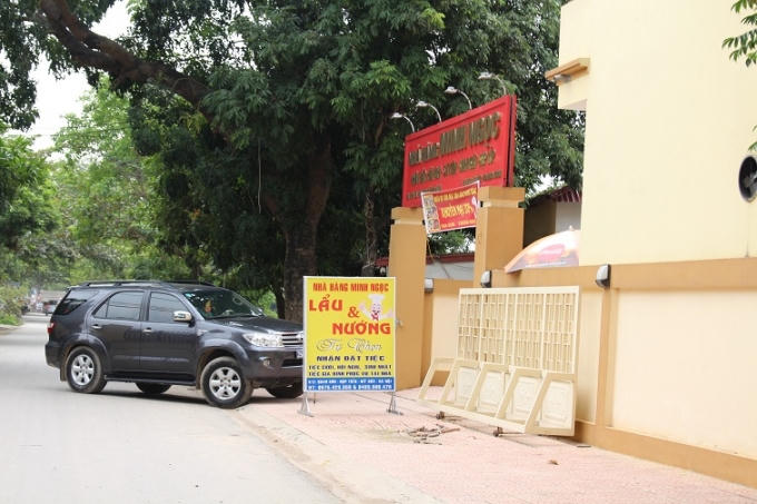 Dù tất cả các kết luận đều khẳng định nhà hàng Minh Ngọc vi phạm xây dựng nhưng đến thời điểm ngày 2/11, Nhà hàng này vẫn hoạt động bình thường như không có gì xảy ra.