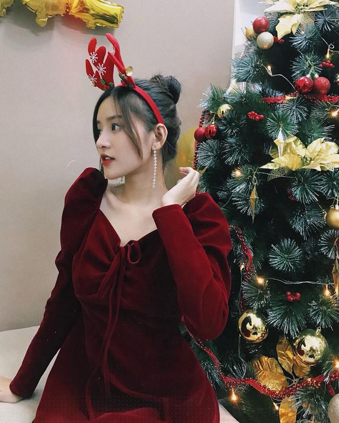 Đoàn Văn Hậu và dàn hot girl đón Giáng sinh rộn ràng ấm áp - ảnh 17