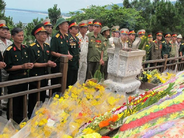 Từ ngày Đại tướng về an nghỉ tại Vũng Chùa - Đảo Yến đến nay, đã có gần 340 ngàn lượt đoàn, với hơn 3,5 triệu lượt khách tới viếng mộ Người.