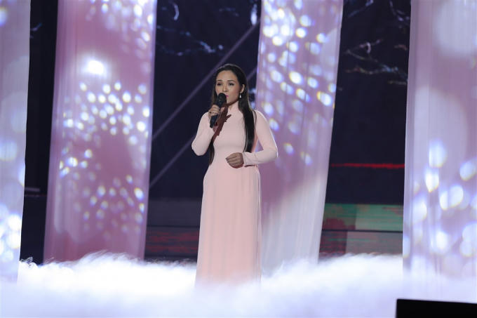 Cô tái hiện hình ảnh Khánh Ly.