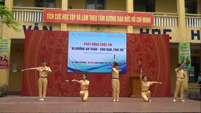 Trường THPT Uông Bí, Quảng Ninh.