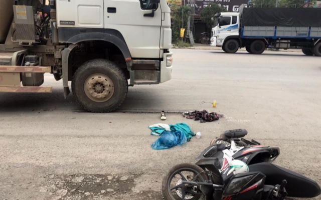 Đau xót với nam sinh đi thi bị xe bồn tông gãy chân