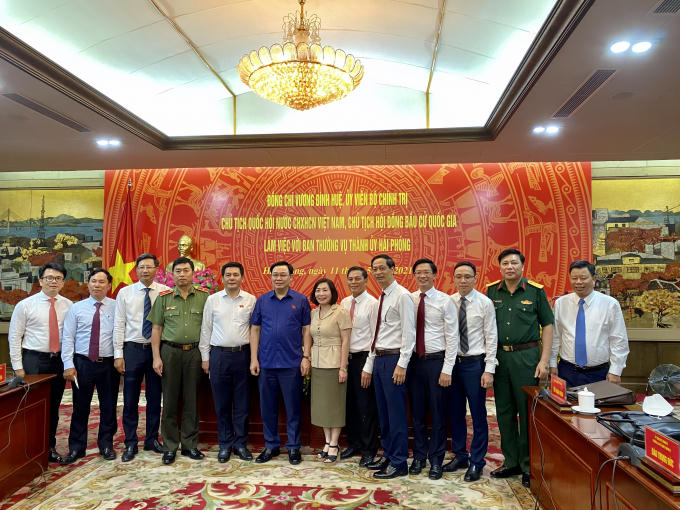 A2 Chu tich Quoc hoi cung Ban Thuong vu Thanh uy HP