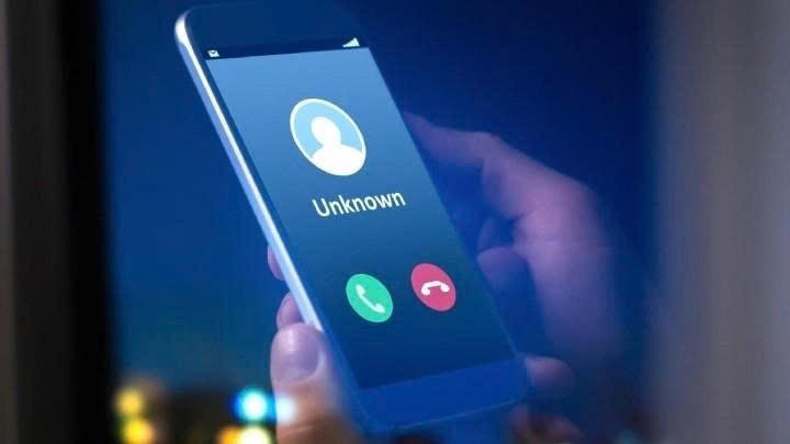 Người dân cần cảnh giác với các cuộc gọi giả danh cơ quan chức năng.