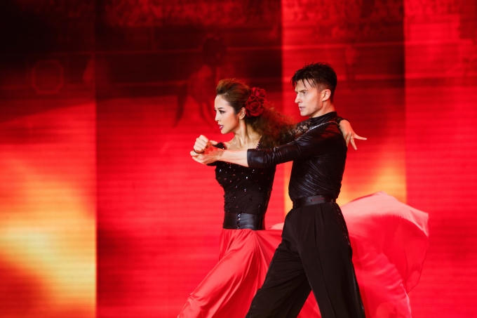 Chí Anh choáng ngợp khi Jennifer