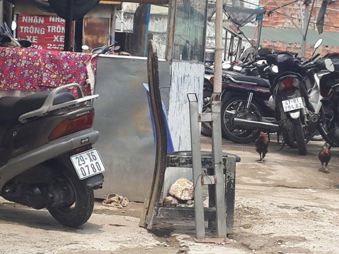 Và hiện trạng bên trong dự án xây dựng Trung tâm thương mại và văn phòng của công tuy Láng Hạ.