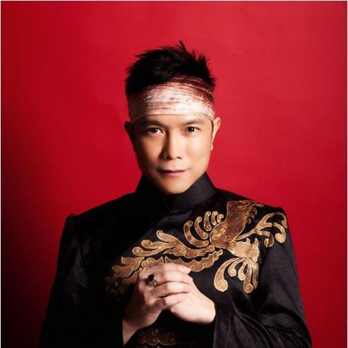 Danh ca Jimmi Nguyễn.