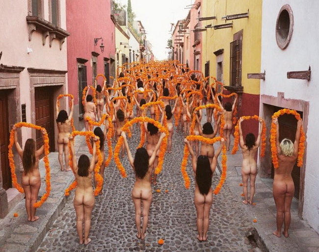 Một dự án ảnh khỏa thân của nghệ sĩ Spencer Tunick. (Ảnh: esquire)